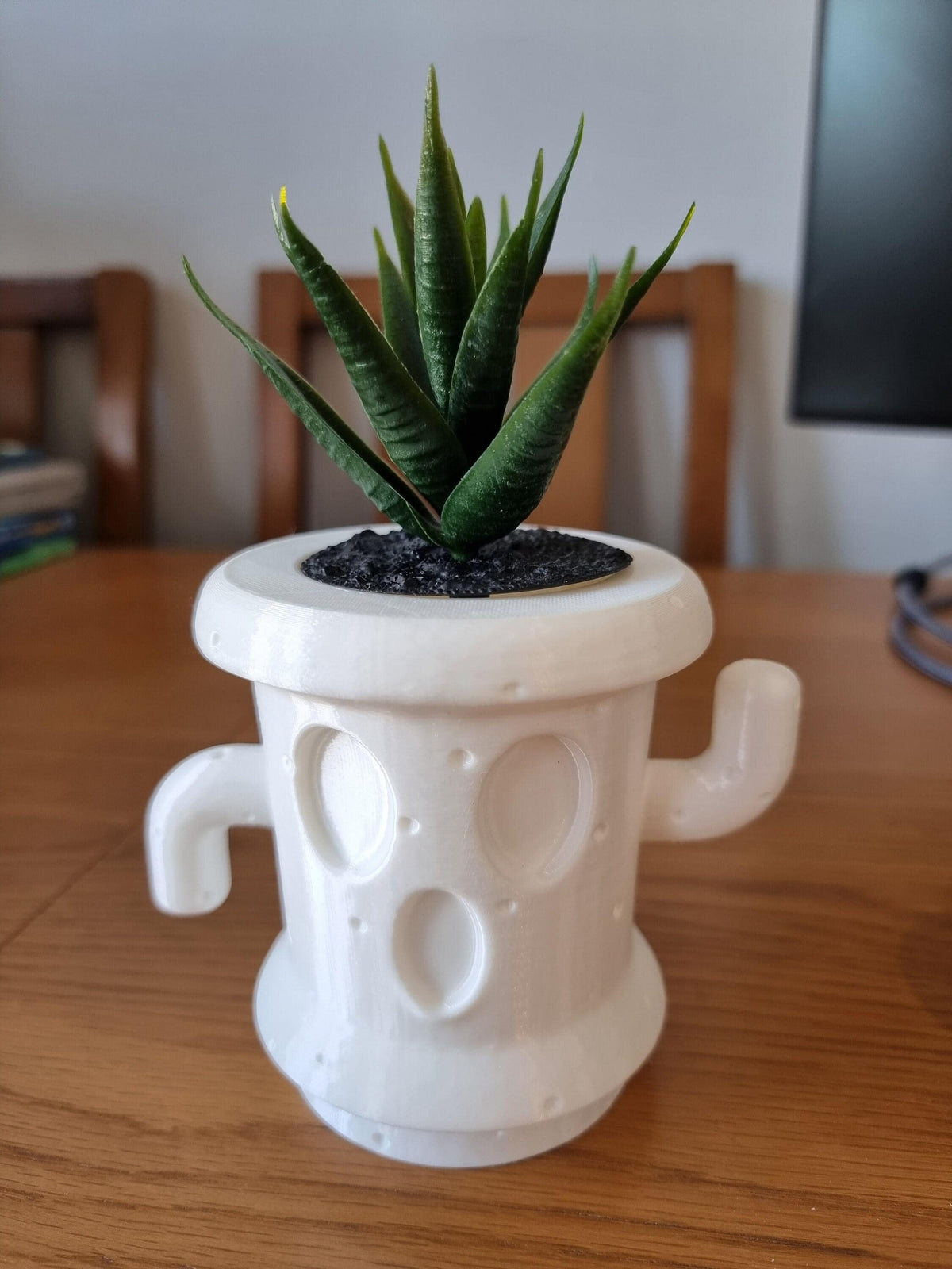 Animal Crossing Gyroid Lloid Plant Pot – Cute 3D Printed Planter for Succulents, Cacti, and Decor – Painted or Unpainted – 3 Sizes