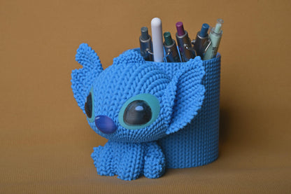 Knitted Stitch Pen Holder