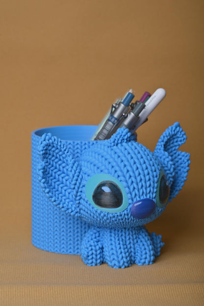 Knitted Stitch Pen Holder